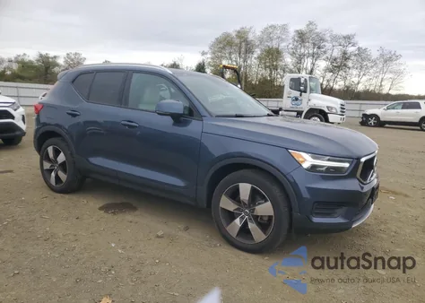 2022 Volvo Xc40 T5 Momentum z USA, uszkodzony, nr VIN YV4162UK3N2652954